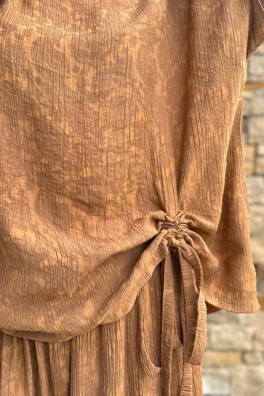 Kiti Paisley Damask Hitch Tee Walnut